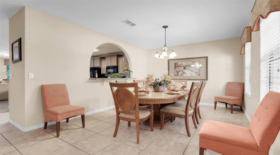 DAVENPORT, Florida 33896, 6 Bedrooms Bedrooms, ,5 BathroomsBathrooms,Residential,For Sale,CYPRESS POINTE,0,MFRO6342213