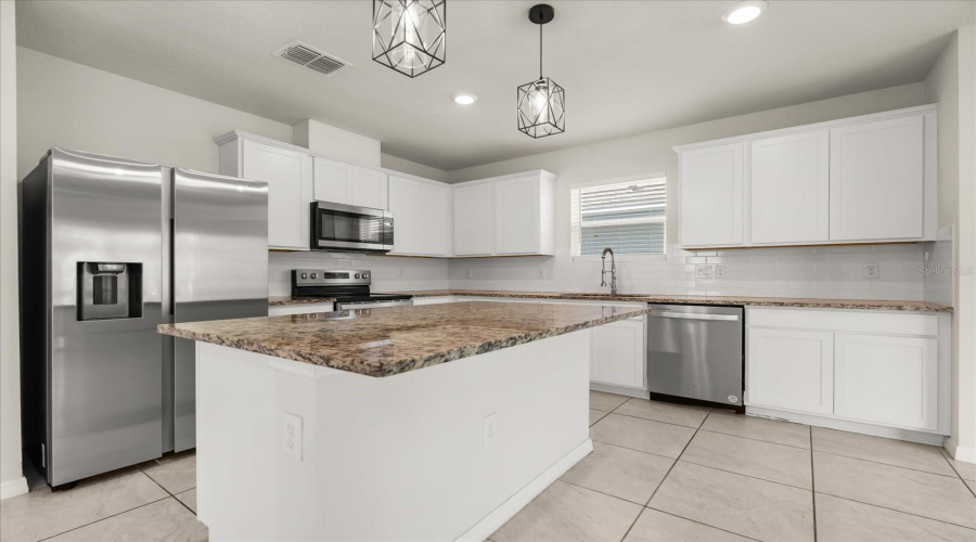 KISSIMMEE, Florida 34746, 4 Bedrooms Bedrooms, ,3 BathroomsBathrooms,Residential,For Sale,ROYAL POINT,0,MFRO6342253