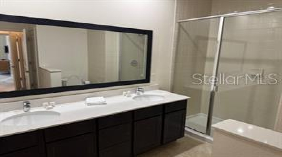KISSIMMEE, Florida 34746, 2 Bedrooms Bedrooms, ,2 BathroomsBathrooms,Residential,For Sale,BUGATTI,0,MFRO6342300