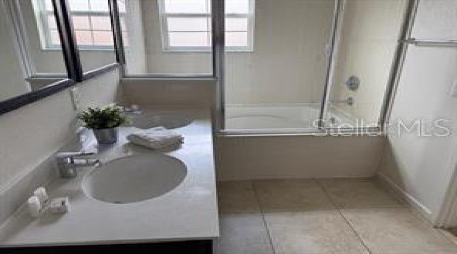 KISSIMMEE, Florida 34746, 2 Bedrooms Bedrooms, ,2 BathroomsBathrooms,Residential,For Sale,BUGATTI,0,MFRO6342300