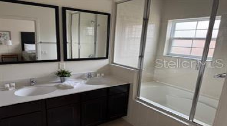 KISSIMMEE, Florida 34746, 2 Bedrooms Bedrooms, ,2 BathroomsBathrooms,Residential,For Sale,BUGATTI,0,MFRO6342300