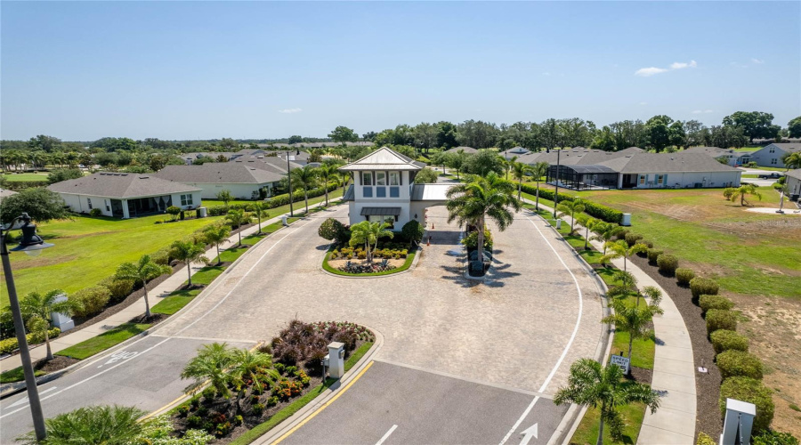 KISSIMMEE, Florida 34747, 3 Bedrooms Bedrooms, ,2 BathroomsBathrooms,Residential,For Sale,FOUR SEASONS,0,MFRO6326303