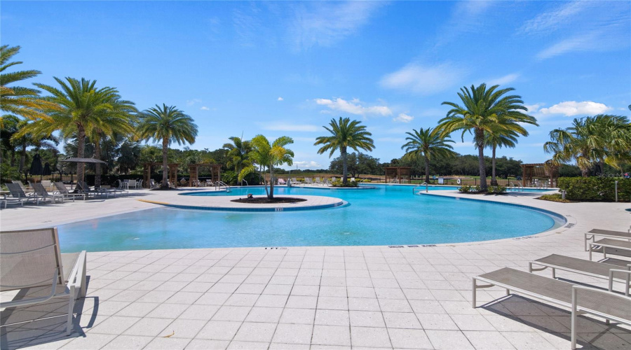 KISSIMMEE, Florida 34747, 3 Bedrooms Bedrooms, ,2 BathroomsBathrooms,Residential,For Sale,FOUR SEASONS,0,MFRO6326303