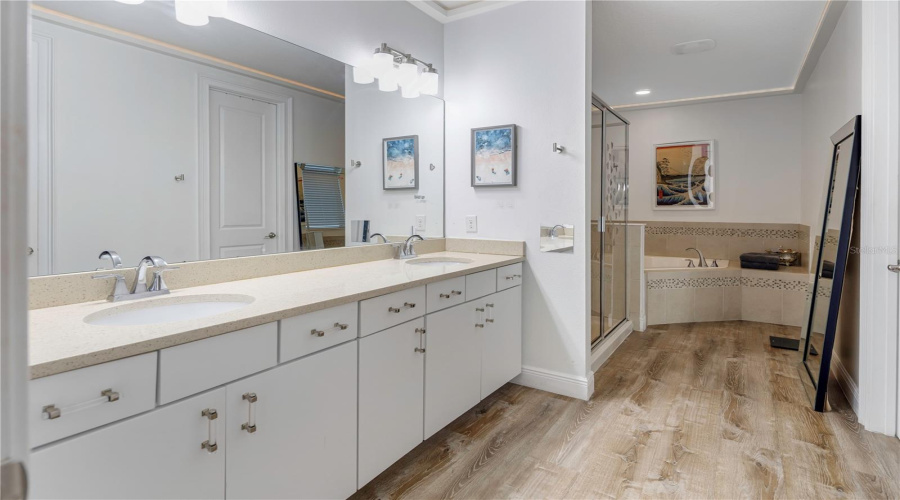 ORLANDO, Florida 32836, 7 Bedrooms Bedrooms, ,7 BathroomsBathrooms,Residential,For Sale,CHILTON,0,MFRO6342273