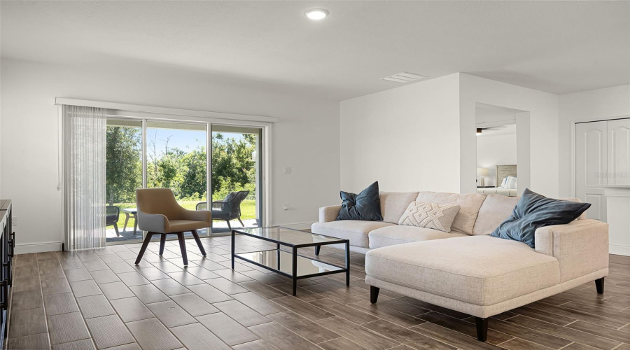 DAVENPORT, Florida 33837, 4 Bedrooms Bedrooms, ,3 BathroomsBathrooms,Residential,For Sale,OAK BLUFF,0,MFRO6321580