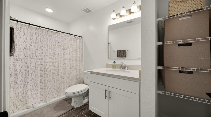 DAVENPORT, Florida 33837, 4 Bedrooms Bedrooms, ,3 BathroomsBathrooms,Residential,For Sale,OAK BLUFF,0,MFRO6321580