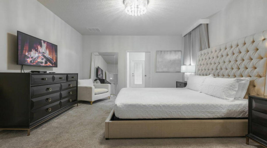 DAVENPORT, Florida 33897, 10 Bedrooms Bedrooms, ,8 BathroomsBathrooms,Residential,For Sale,LELANI,0,MFRO6341538
