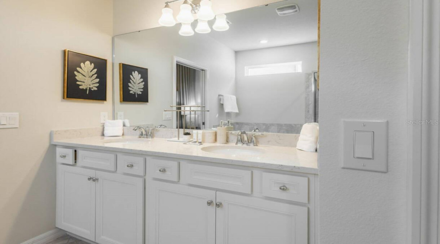 DAVENPORT, Florida 33897, 10 Bedrooms Bedrooms, ,8 BathroomsBathrooms,Residential,For Sale,LELANI,0,MFRO6341538