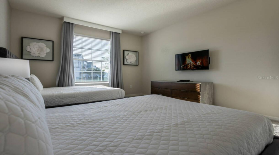 DAVENPORT, Florida 33897, 10 Bedrooms Bedrooms, ,8 BathroomsBathrooms,Residential,For Sale,LELANI,0,MFRO6341538