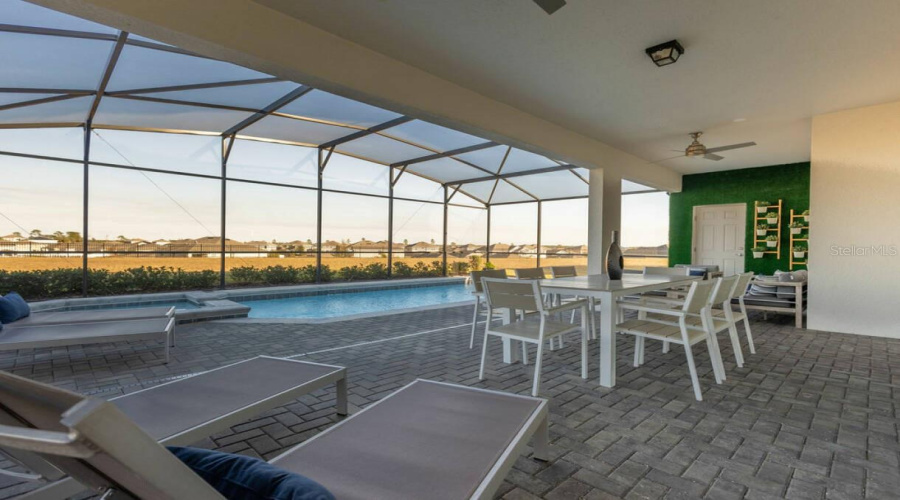 DAVENPORT, Florida 33897, 10 Bedrooms Bedrooms, ,8 BathroomsBathrooms,Residential,For Sale,LELANI,0,MFRO6341538