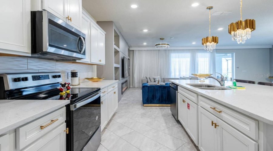 DAVENPORT, Florida 33897, 10 Bedrooms Bedrooms, ,8 BathroomsBathrooms,Residential,For Sale,LELANI,0,MFRO6341538