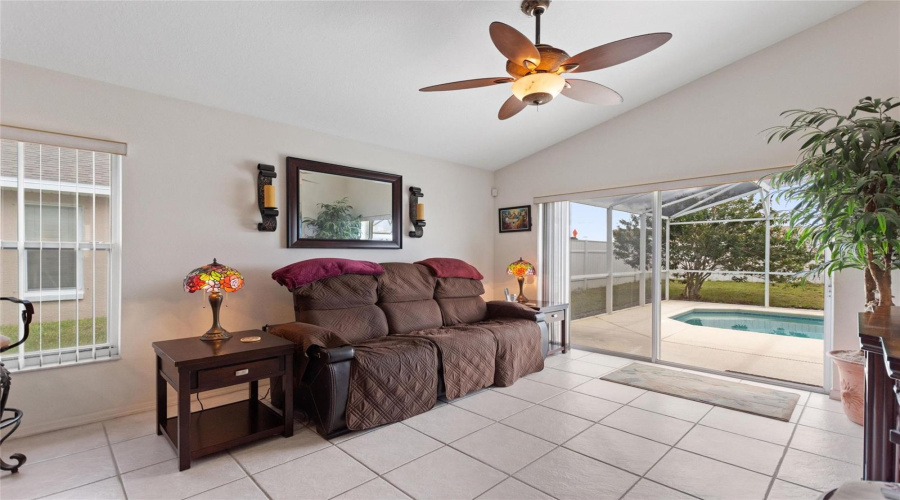 DAVENPORT, Florida 33897, 4 Bedrooms Bedrooms, ,2 BathroomsBathrooms,Residential,For Sale,HALSTEAD,0,MFRL4955691