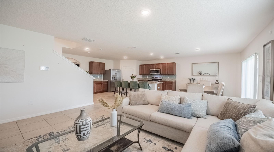 DAVENPORT, Florida 33837, 5 Bedrooms Bedrooms, ,3 BathroomsBathrooms,Residential,For Sale,LUDISIA,0,MFRL4955078