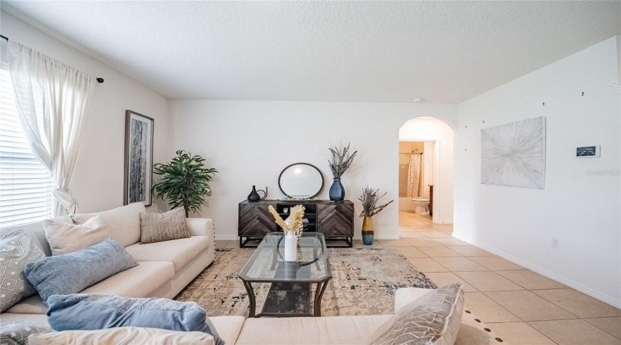 DAVENPORT, Florida 33837, 5 Bedrooms Bedrooms, ,3 BathroomsBathrooms,Residential,For Sale,LUDISIA,0,MFRL4955078
