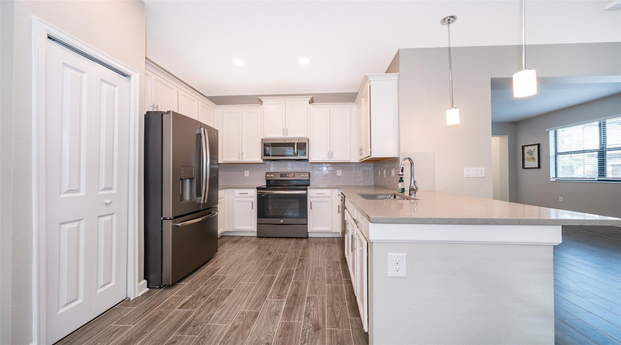 DAVENPORT, Florida 33896, 4 Bedrooms Bedrooms, ,3 BathroomsBathrooms,Residential,For Sale,PAYNE STEWART,0,MFRO6341046