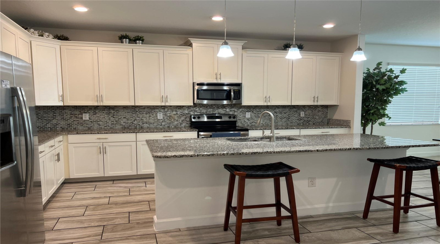 KISSIMMEE, Florida 34746, 6 Bedrooms Bedrooms, ,5 BathroomsBathrooms,Residential,For Sale,SLEEPY HOLLOW,0,MFRO6341605