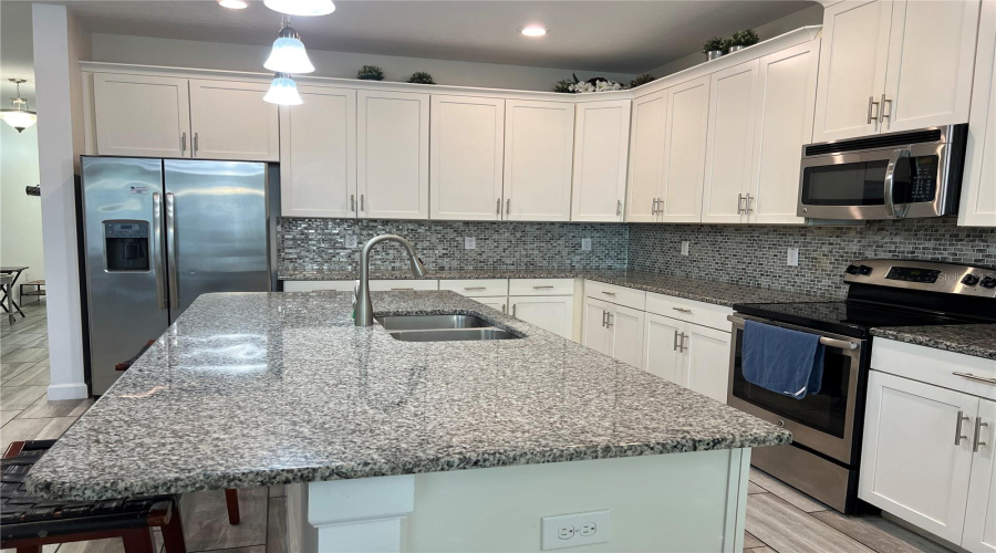 KISSIMMEE, Florida 34746, 6 Bedrooms Bedrooms, ,5 BathroomsBathrooms,Residential,For Sale,SLEEPY HOLLOW,0,MFRO6341605