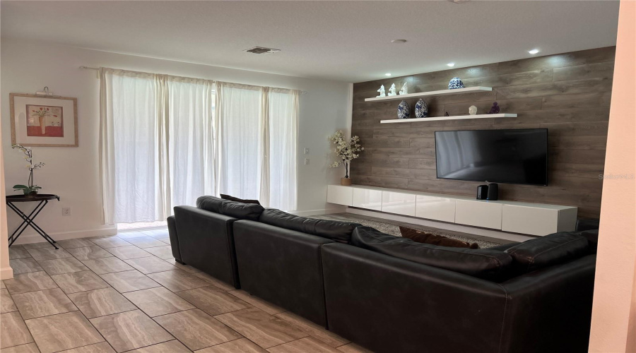 KISSIMMEE, Florida 34746, 6 Bedrooms Bedrooms, ,5 BathroomsBathrooms,Residential,For Sale,SLEEPY HOLLOW,0,MFRO6341605