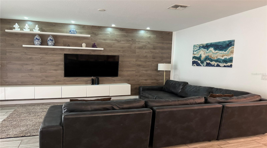 KISSIMMEE, Florida 34746, 6 Bedrooms Bedrooms, ,5 BathroomsBathrooms,Residential,For Sale,SLEEPY HOLLOW,0,MFRO6341605