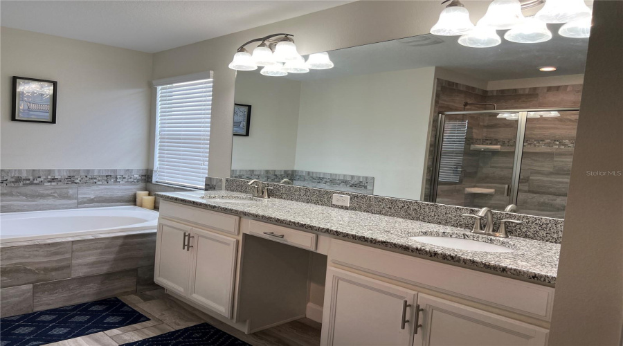 KISSIMMEE, Florida 34746, 6 Bedrooms Bedrooms, ,5 BathroomsBathrooms,Residential,For Sale,SLEEPY HOLLOW,0,MFRO6341605