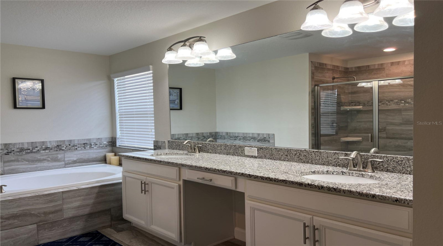 KISSIMMEE, Florida 34746, 6 Bedrooms Bedrooms, ,5 BathroomsBathrooms,Residential,For Sale,SLEEPY HOLLOW,0,MFRO6341605