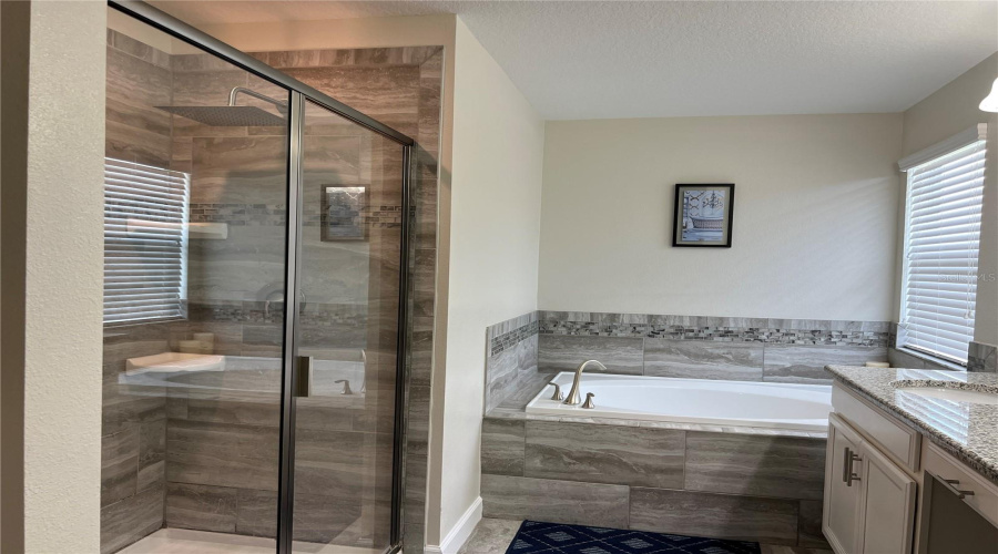 KISSIMMEE, Florida 34746, 6 Bedrooms Bedrooms, ,5 BathroomsBathrooms,Residential,For Sale,SLEEPY HOLLOW,0,MFRO6341605