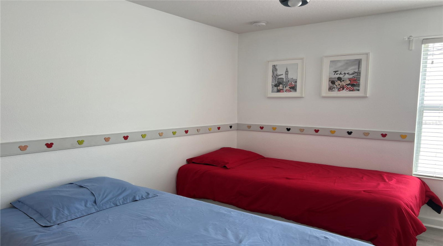 KISSIMMEE, Florida 34746, 6 Bedrooms Bedrooms, ,5 BathroomsBathrooms,Residential,For Sale,SLEEPY HOLLOW,0,MFRO6341605