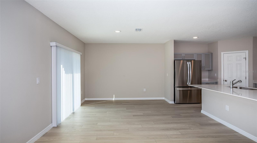 DAVENPORT, Florida 33837, 4 Bedrooms Bedrooms, ,2 BathroomsBathrooms,Residential,For Sale,ROLLING LAKE,0,MFRTB8415011