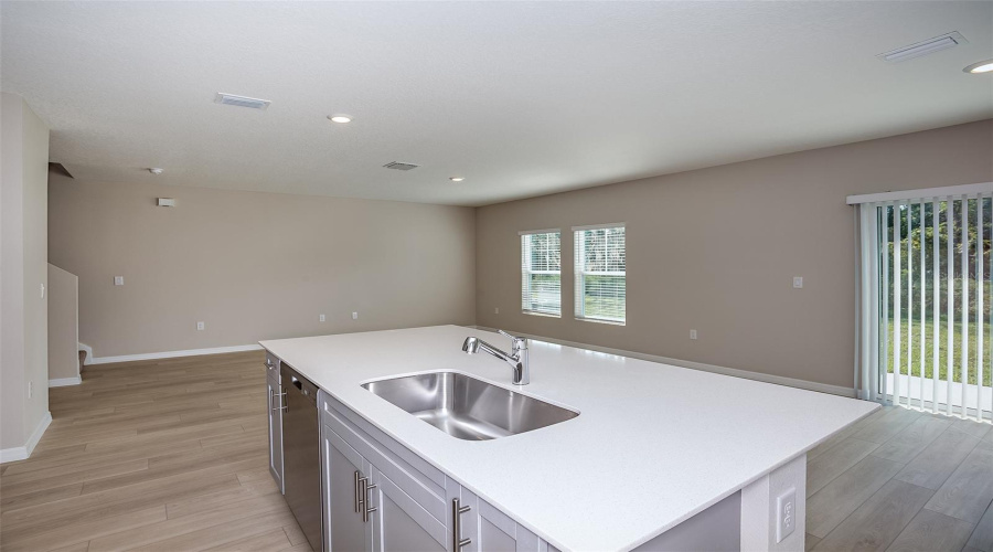 DAVENPORT, Florida 33837, 4 Bedrooms Bedrooms, ,2 BathroomsBathrooms,Residential,For Sale,ROLLING LAKE,0,MFRTB8415011