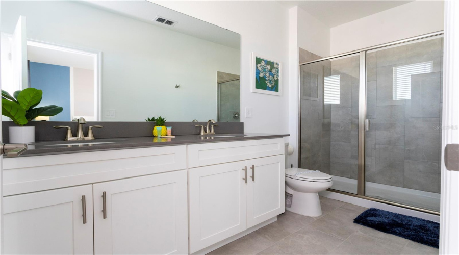 KISSIMMEE, Florida 34746, 6 Bedrooms Bedrooms, ,5 BathroomsBathrooms,Residential,For Sale,SCENE,0,MFRO6342886