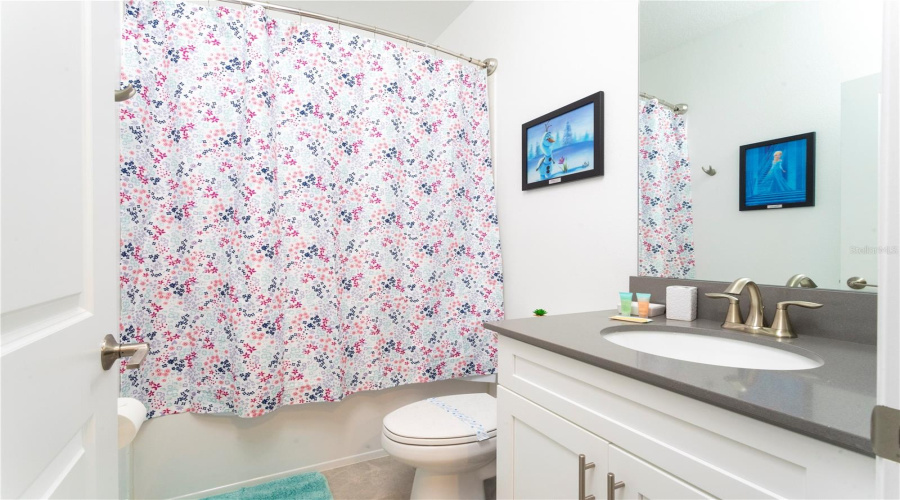 KISSIMMEE, Florida 34746, 6 Bedrooms Bedrooms, ,5 BathroomsBathrooms,Residential,For Sale,SCENE,0,MFRO6342886