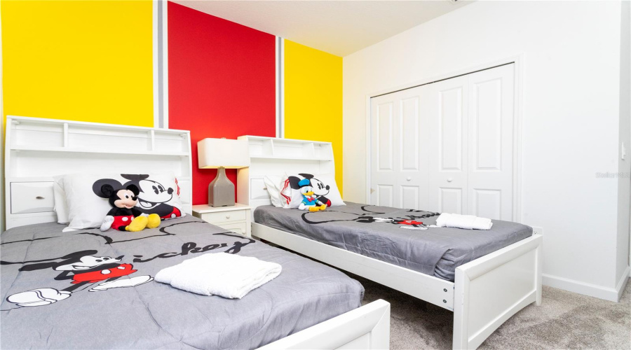 KISSIMMEE, Florida 34746, 6 Bedrooms Bedrooms, ,5 BathroomsBathrooms,Residential,For Sale,SCENE,0,MFRO6342886