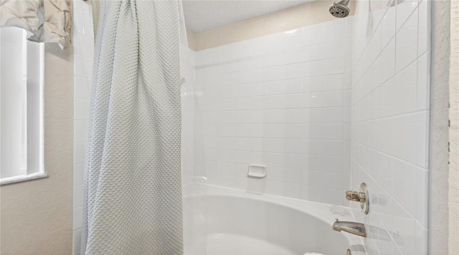DAVENPORT, Florida 33897, 3 Bedrooms Bedrooms, ,2 BathroomsBathrooms,Residential,For Sale,CALABRIA AVENUE,0,MFRO6342966
