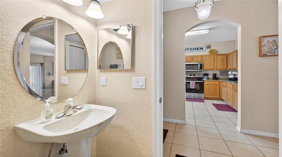 DAVENPORT, Florida 33897, 3 Bedrooms Bedrooms, ,2 BathroomsBathrooms,Residential,For Sale,CALABRIA AVENUE,0,MFRO6342966