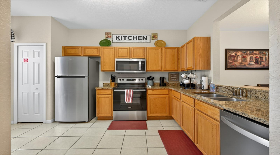 DAVENPORT, Florida 33897, 3 Bedrooms Bedrooms, ,2 BathroomsBathrooms,Residential,For Sale,CALABRIA AVENUE,0,MFRO6342966