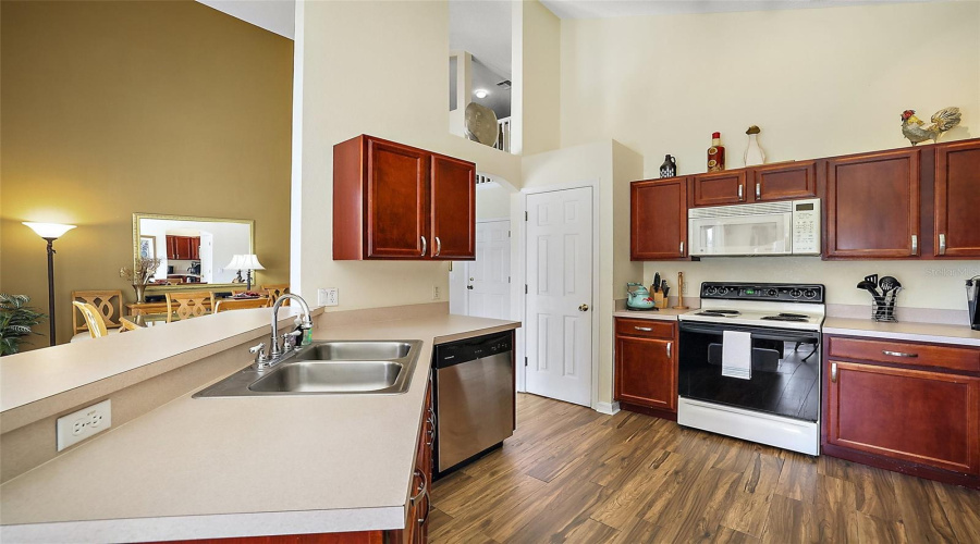 KISSIMMEE, Florida 34747, 5 Bedrooms Bedrooms, ,3 BathroomsBathrooms,Residential,For Sale,BLOOMING ALAMANDA,0,MFRG5093214