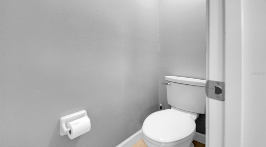 Master en-suite bathroom