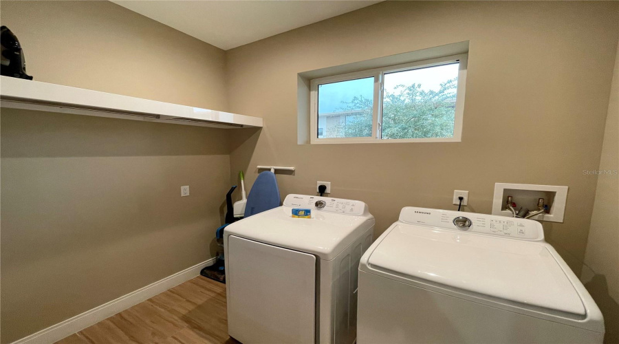 KISSIMMEE, Florida 34747, 4 Bedrooms Bedrooms, ,4 BathroomsBathrooms,Residential,For Sale,BROOKLYN,0,MFRO6342014