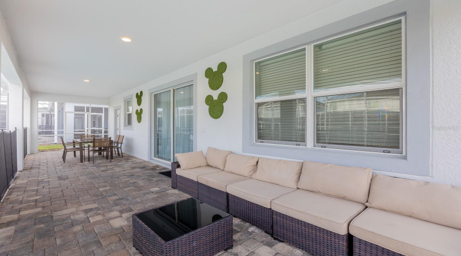 DAVENPORT, Florida 33896, 8 Bedrooms Bedrooms, ,5 BathroomsBathrooms,Residential,For Sale,HAZARD,0,MFRO6223945