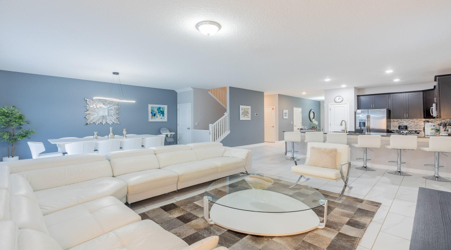 DAVENPORT, Florida 33896, 8 Bedrooms Bedrooms, ,5 BathroomsBathrooms,Residential,For Sale,HAZARD,0,MFRO6223945