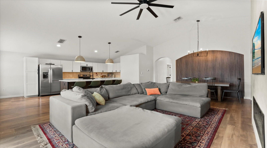 DAVENPORT, Florida 33896, 4 Bedrooms Bedrooms, ,3 BathroomsBathrooms,Residential,For Sale,BALMORAL,0,MFRO6343122