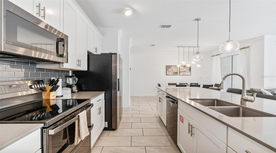 KISSIMMEE, Florida 34746, 4 Bedrooms Bedrooms, ,3 BathroomsBathrooms,Residential,For Sale,PENELOPE,0,MFRO6342487