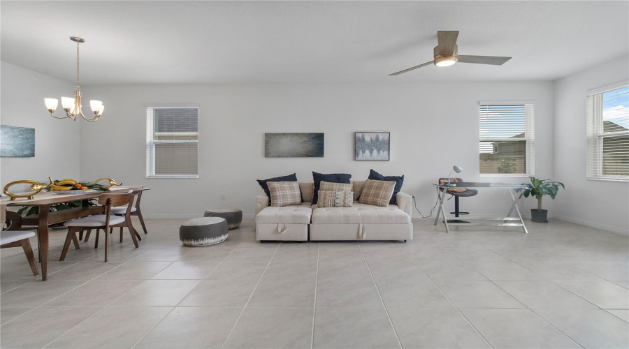 DAVENPORT, Florida 33896, 4 Bedrooms Bedrooms, ,2 BathroomsBathrooms,Residential,For Sale,HOOTON,0,MFRS5134382