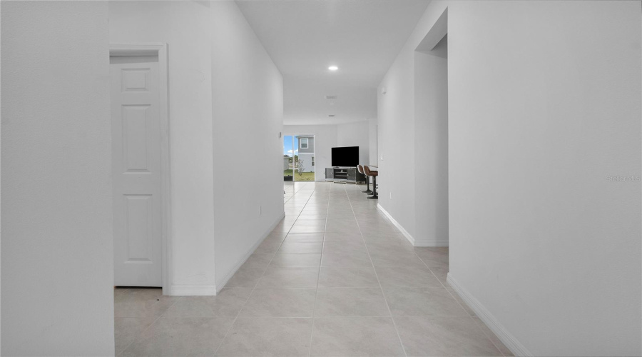 DAVENPORT, Florida 33896, 4 Bedrooms Bedrooms, ,2 BathroomsBathrooms,Residential,For Sale,HOOTON,0,MFRS5134382