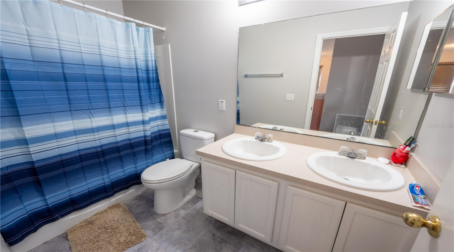 DAVENPORT, Florida 33896, 5 Bedrooms Bedrooms, ,4 BathroomsBathrooms,Residential,For Sale,FOREST VIEW,0,MFRO6341921