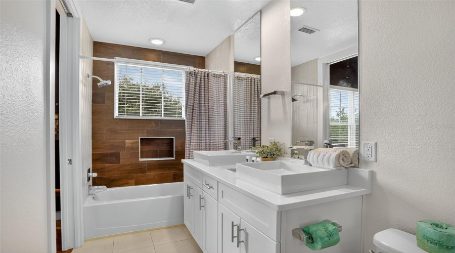 KISSIMMEE, Florida 34747, 4 Bedrooms Bedrooms, ,4 BathroomsBathrooms,Residential,For Sale,SUNRISE SHORES,0,MFRO6342818
