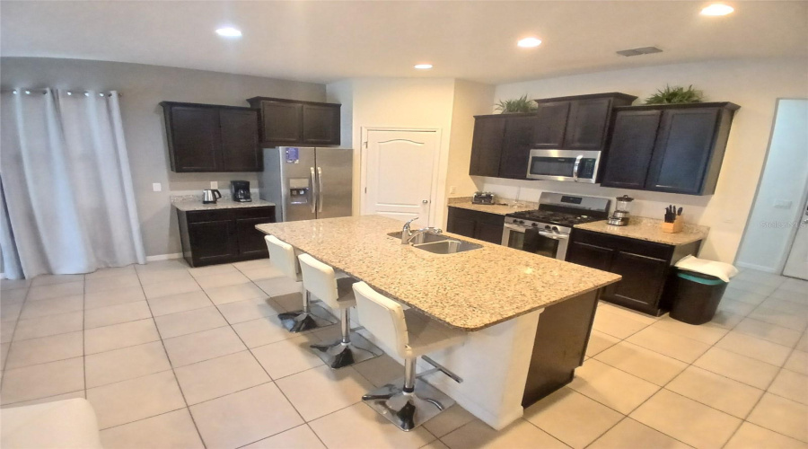 DAVENPORT, Florida 33837, 5 Bedrooms Bedrooms, ,4 BathroomsBathrooms,Residential,For Sale,WILDWOOD,0,MFRTB8426096