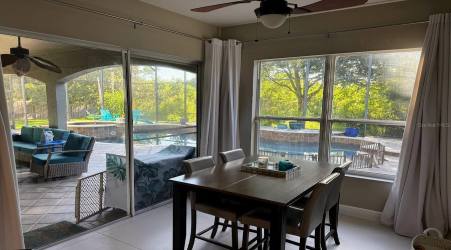 Breakfast area