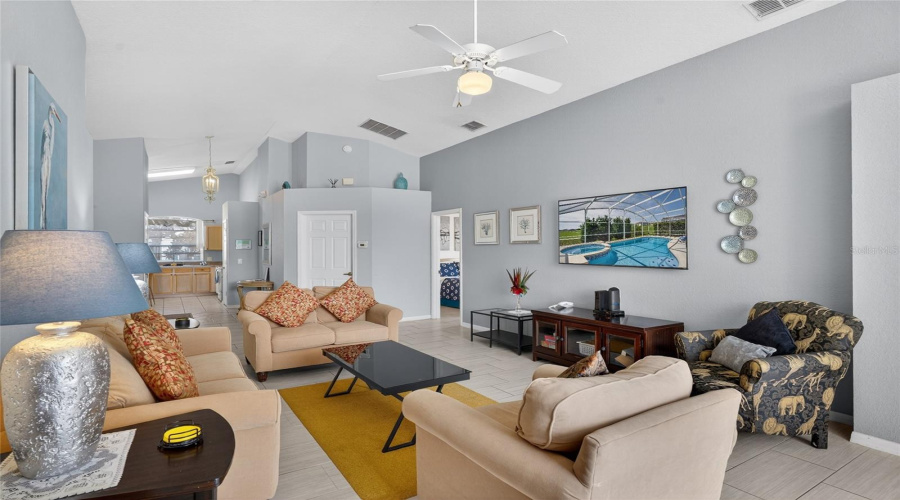 DAVENPORT, Florida 33896, 4 Bedrooms Bedrooms, ,3 BathroomsBathrooms,Residential,For Sale,WINDSOR,0,MFRS5134465