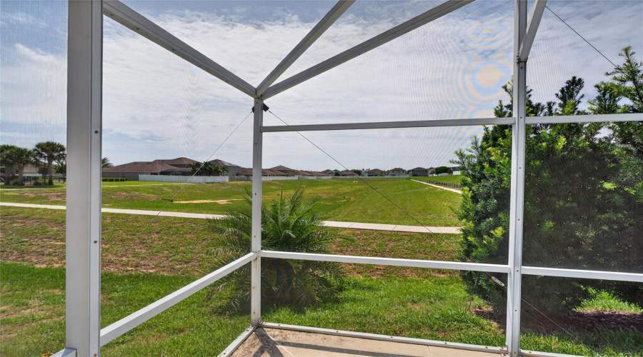 DAVENPORT, Florida 33896, 4 Bedrooms Bedrooms, ,3 BathroomsBathrooms,Residential,For Sale,WINDSOR,0,MFRS5134465